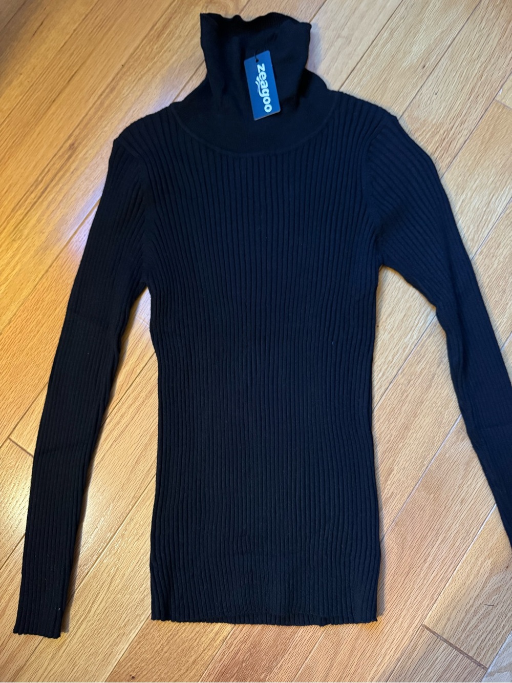 Women’s ribbed black turtleneck sweater NWT